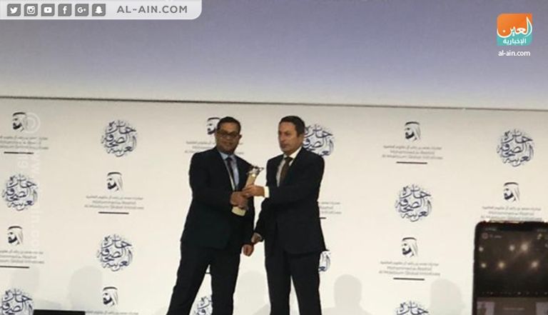 الشيخ محمد بن راشد آل مكتوم يتوسط الفائزين