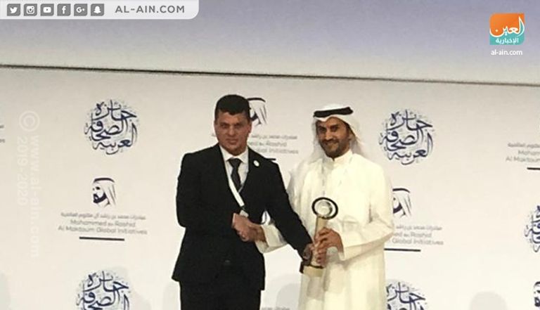 الشيخ محمد بن راشد آل مكتوم يتوسط الفائزين