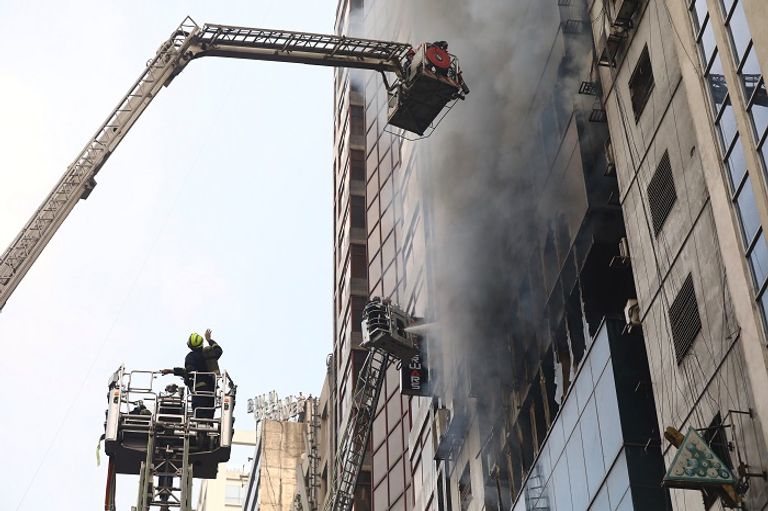 حريق مبنى ببنجلاديش