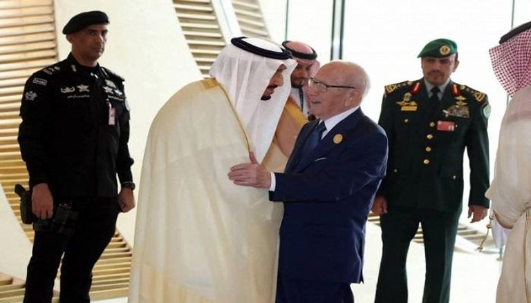 العاهل السعودي والرئيس التونسي خلال لقاء سابق - أرشيفية