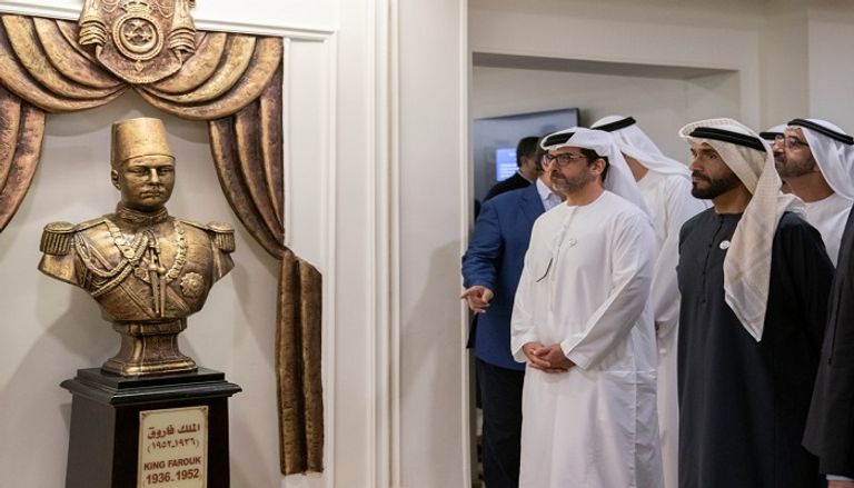 الشيخ محمد بن زايد آل نهيان والرئيس المصري خلال زيارة متحف العلمين