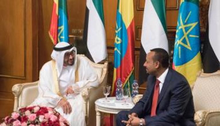 الشيخ محمد بن زايد آل نهيان خلال لقاء سابق مع رئيس الوزراء الإثيوبي رئيس الوزراء الإثيوبي آبي أحمد