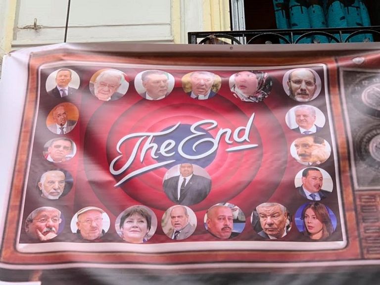 رفض شعبي لدور الأحزاب في حراكهم الجيش الجزائري يحسم موقفه ويطالب بتنحي بوتفليقة