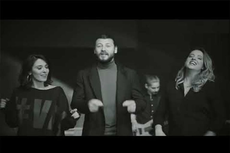 فنانون أتراك يتهمون أردوغان باستغلالهم من أجل الترويج له ولحزبه