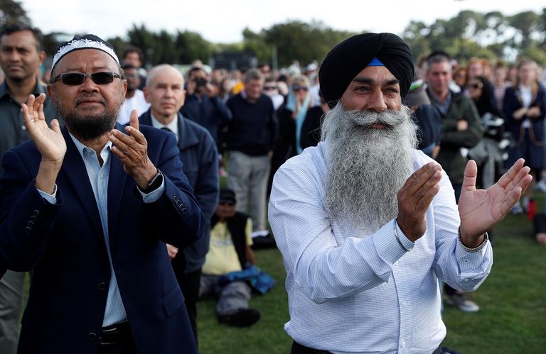 الآلاف يحضرون مراسم تأبين ضحايا مذبحة كرايستشيرش