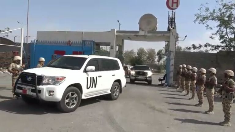 مليشيا الحوثي تستهدف مركزا صحيا بالحديدة