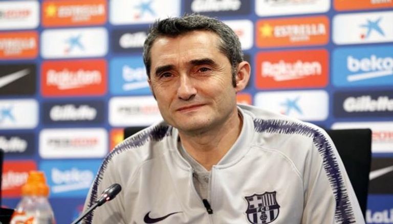 إرنستو فالفيردي مدرب برشلونة ليونيل ميسي وفيليبي كوتينيو