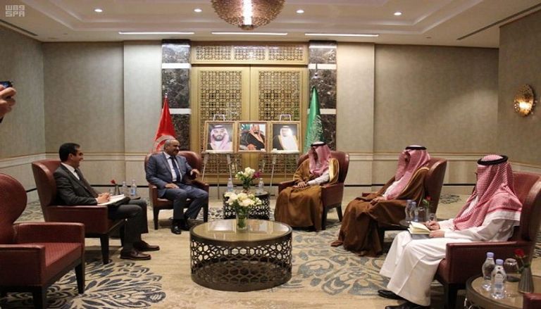 مباحثات بين وزير المالية السعودي ونظيره التونسي