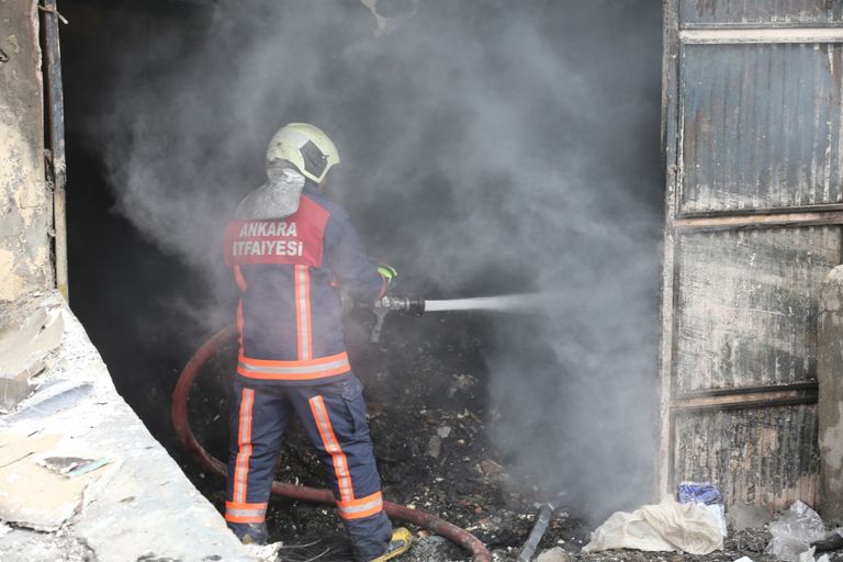 مقتل 5 أفغان بحريق في أنقرة