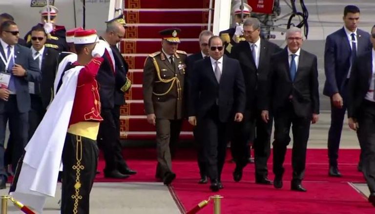 الرئيس المصري عبدالفتاح السيسي لدى وصوله تونس
