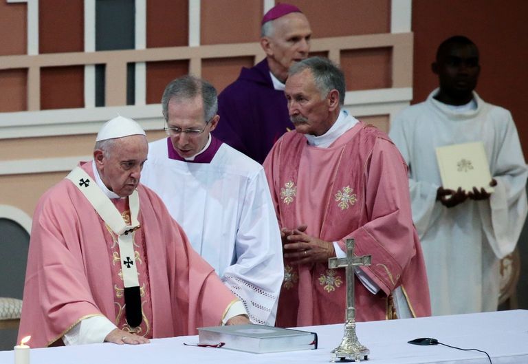 البابا فرنسيس يترأس قداسا حاشدا في ختام زيارته للمغرب