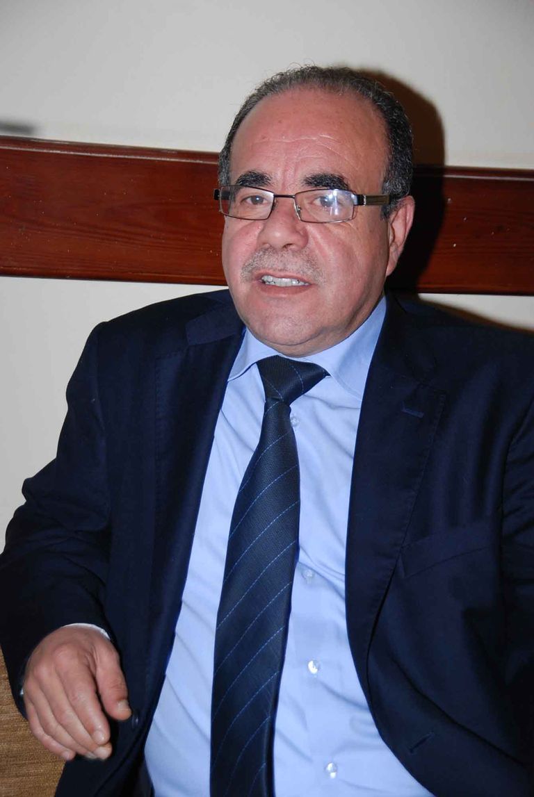 الروائي والأكاديمي شكري المبخوت