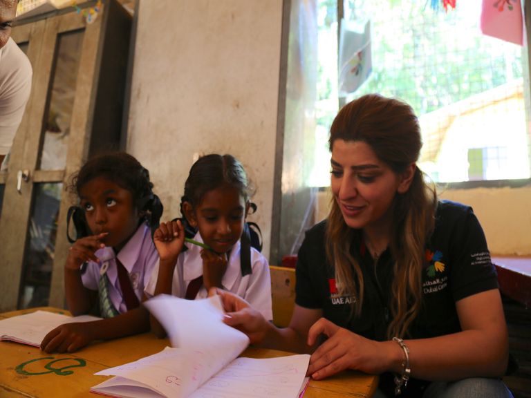 برنامج دبي العطاء لتعليم أطفال سريلانكا