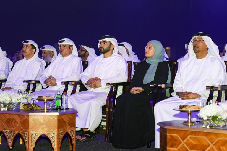 منصور بن محمد يكرم الفائزين بجوائز التميز لقطاع الأعمال