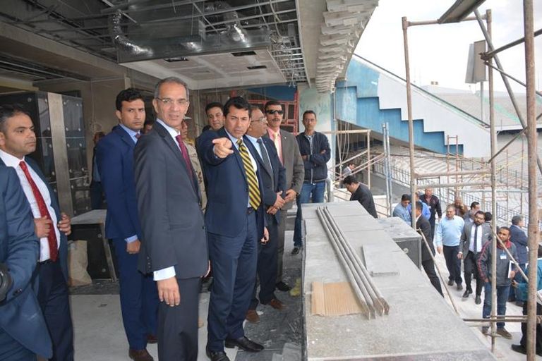 وزير الرياضة في استاد القاهرة