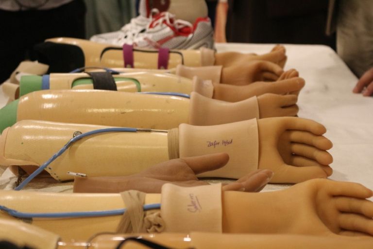 مبادرة الشيخة فاطمة لدعم ضحايا الاتجار بالبشر في باكستان