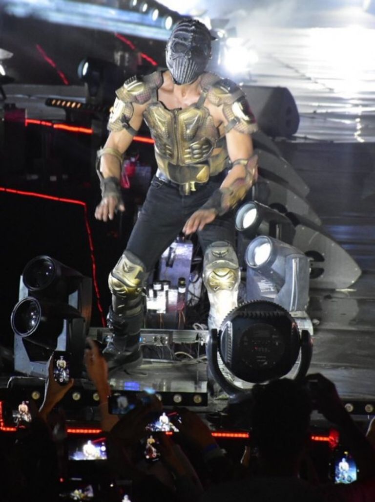 مواقع التواصل الاجتماعي شنت هجوما بالغا على حفل الممثل محمد رمضان 