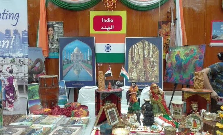 القرية الفرعونية بمصر تستضيف عروضا تراثية من 20 دولة