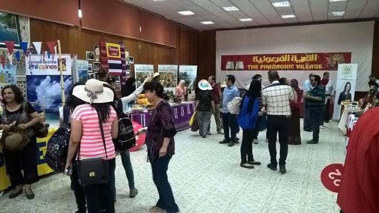 القرية الفرعونية بمصر تستضيف عروضا تراثية من 20 دولة