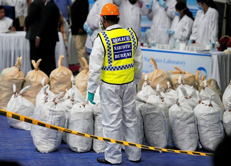 من وقائع نقل المخدرات لإعدامها