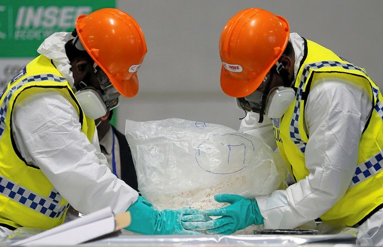 من وقائع نقل المخدرات لإعدامها