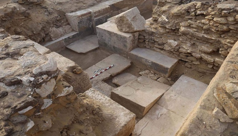 اكتشاف مقبرة نبيل يعمل لدى الملك جدكارع