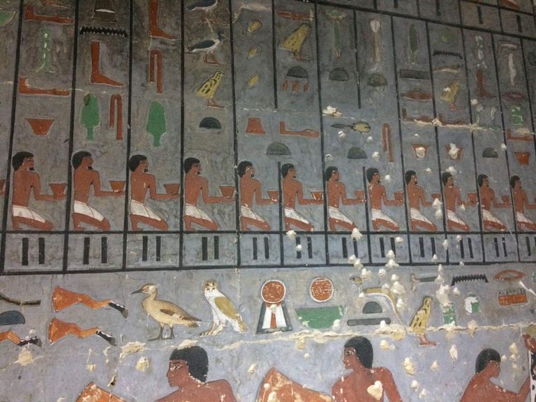 اكتشاف مقبرة نبيل يعمل لدى الملك جدكارع