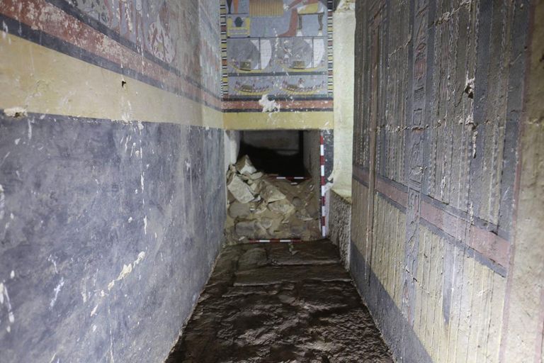 اكتشاف مقبرة نبيل يعمل لدى الملك جدكارع