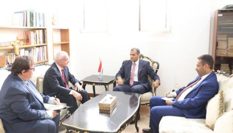 جانب من لقاء نائب وزير الخارجية اليمني مع السفير التشيكي