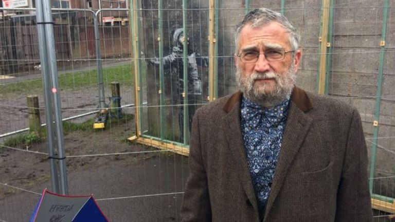 من أشهر أعمال فنان الجرافيتي بانكسي