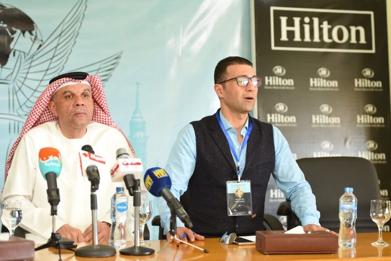 الكاتب إسماعيل عبدالله خلال الندوة