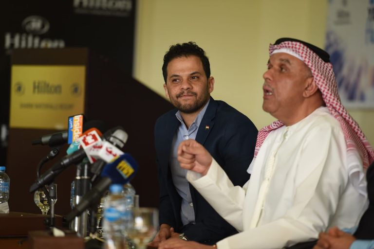 الكاتب إسماعيل عبدالله خلال الندوة