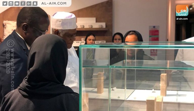 ضيوف قصر الحصن في صورة تذكارية