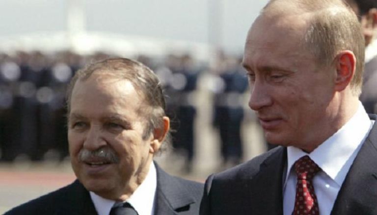 الرئيسان الروسي فلاديمير بوتين والجزائري المستقيل عبدالعزيز بوتفليقة - أرشيفية