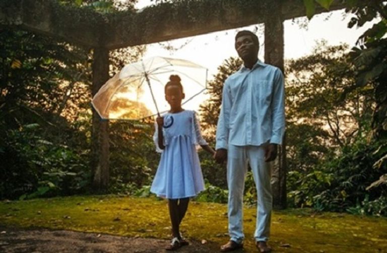 فيلم "دفن كوجو" الفائز بالجائزة الكبرى للمهرجان ملصق نادي السينما الإفريقية