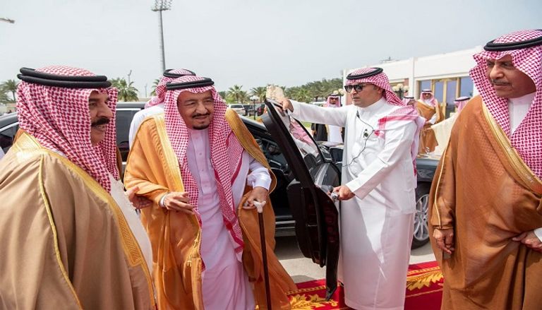 خادم الحرمين الشريفين والعاهل البحريني