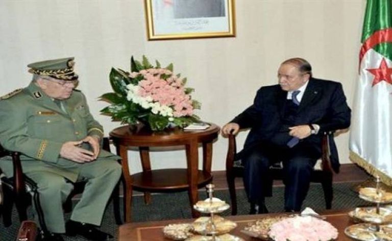 الرئيس الجزائري وقائد أركان الجيش  الفريق أحمد قايد صالح قائد أركان الجيش الجزائري - أرشيفية