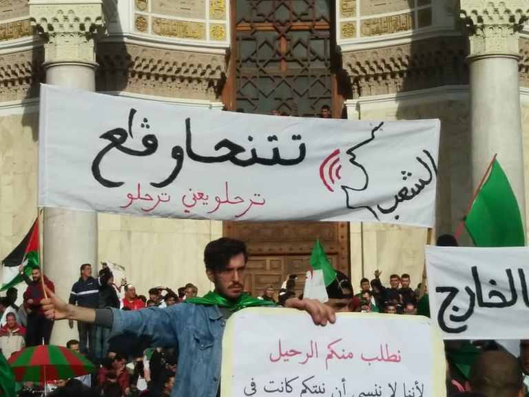 مظاهرات في الجزائر مطالبة برحيل نظام بوتفليقة