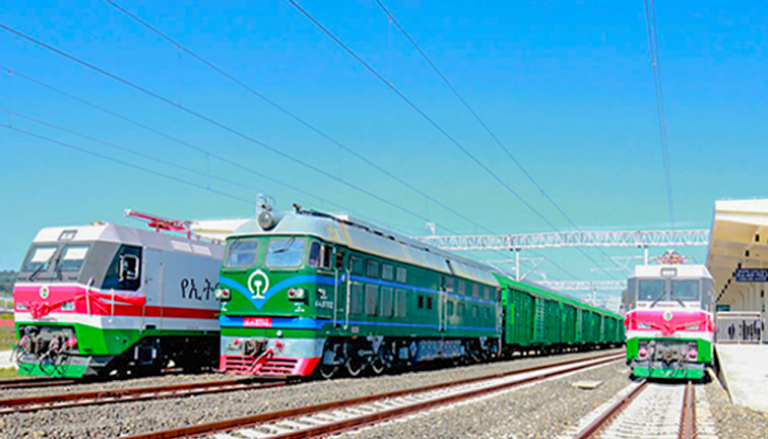 الصورة لقطارات بالمحطة الرئيسية بأديس أبابا