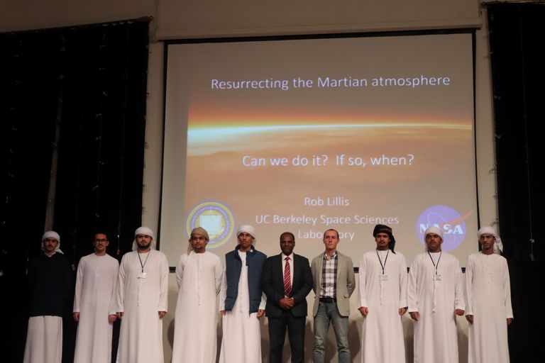 محاضرات لعلماء فضاء أمريكيين عن المريخ لطلاب الإمارات