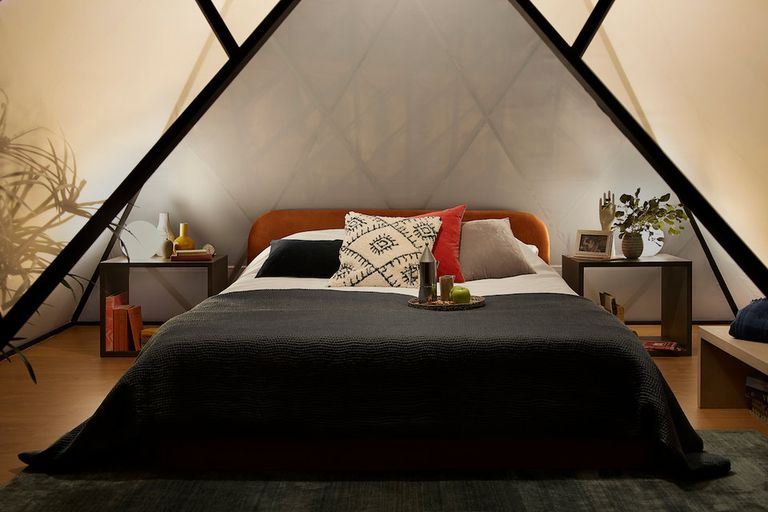 هرم اللوفر في باريس - صورة أرشيفية