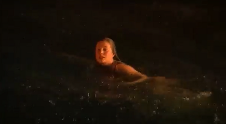 مسبح الاستوديو السينمائي