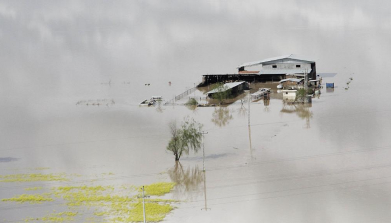 غرق قرى بأكملها أسفل مياه السيول في إيران
