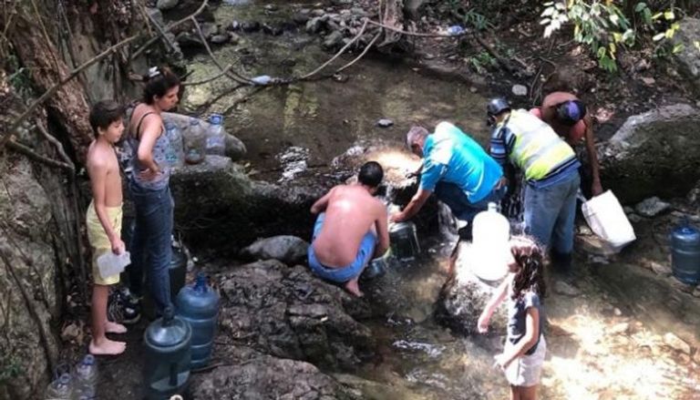 معاناة يومية للحصول على الماء في فنزويلا
