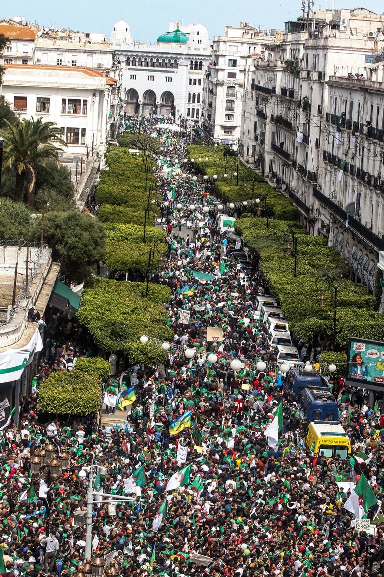 مظاهرات الجمعة السابعة في الجزائر ضد بقاء رموز بوتفليقة
