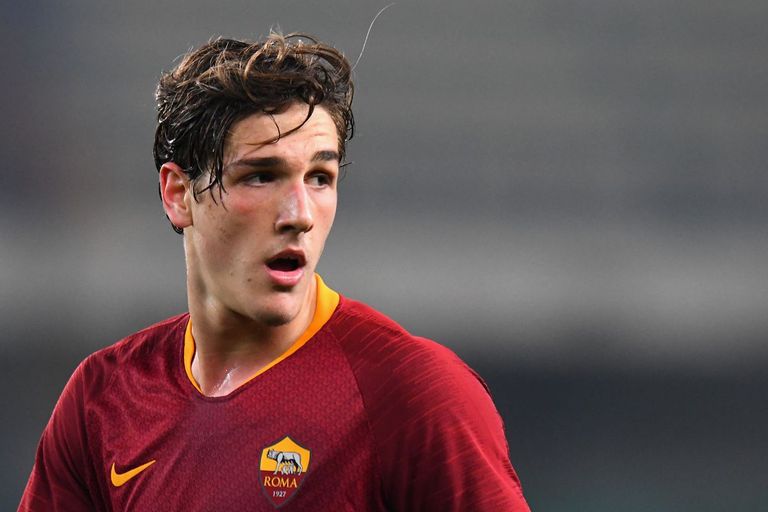 نيكولو زانيولو لاعب روما الإيطالي