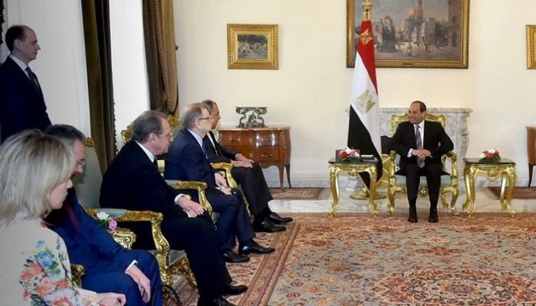جانب من لقاء الرئيس المصري ووزير الخارجية الروسي 