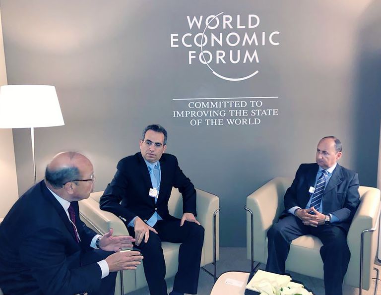 لقاء وزير الصناعة المصري والرئيس التنفيذي لشركة سوميتومو اليابانية