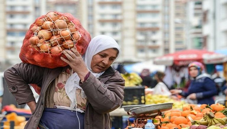 أسعار البصل ارتفعت إلى نحو 10 ليرات تركية (1.78 دولار أمريكي) للكيلو