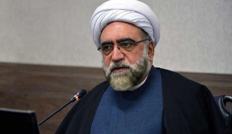 أحمد مروي يقدم التحية لمرشده علي خامنئي